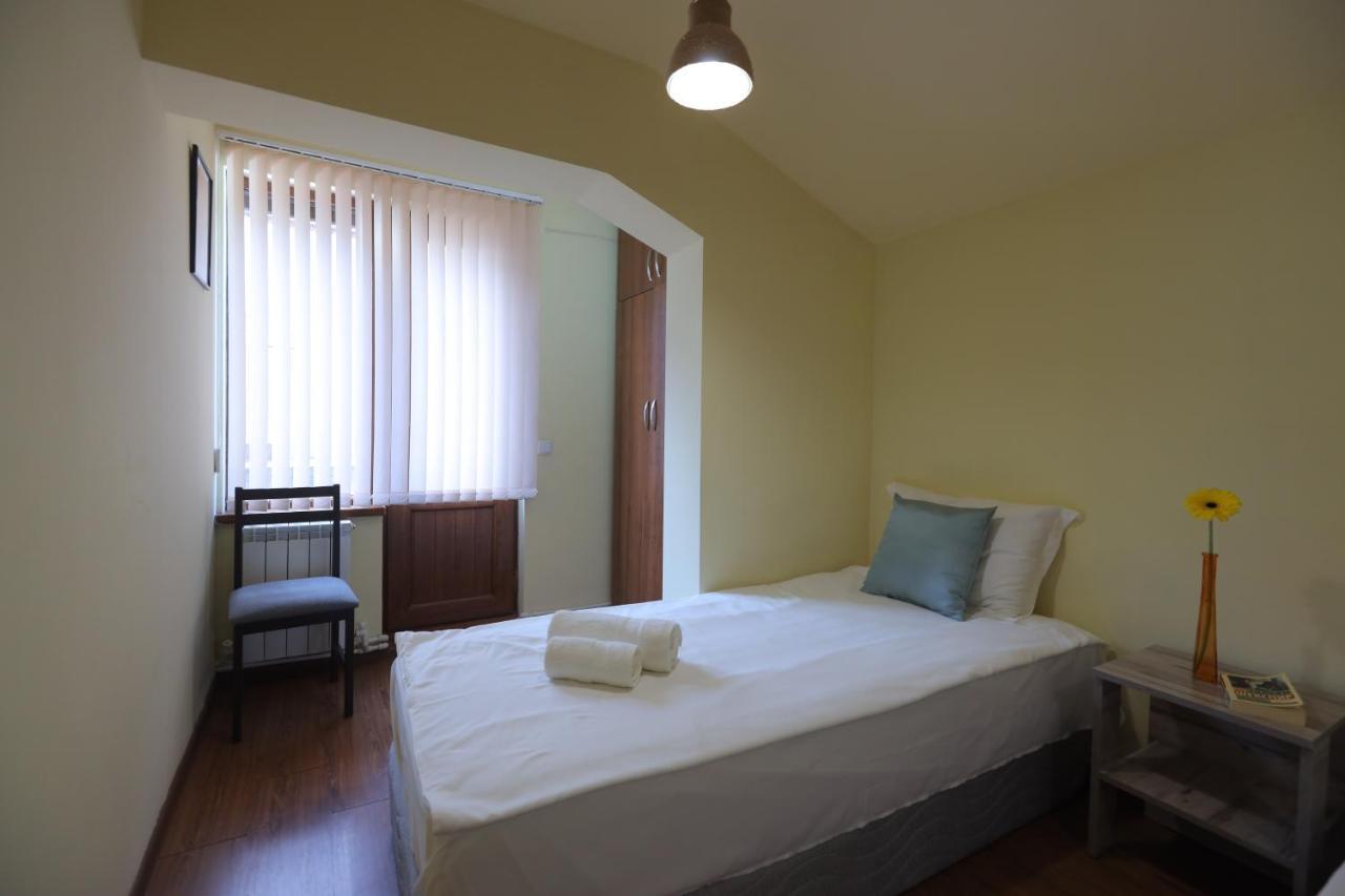 Old Friends Guesthouse Gjoumri Kültér fotó